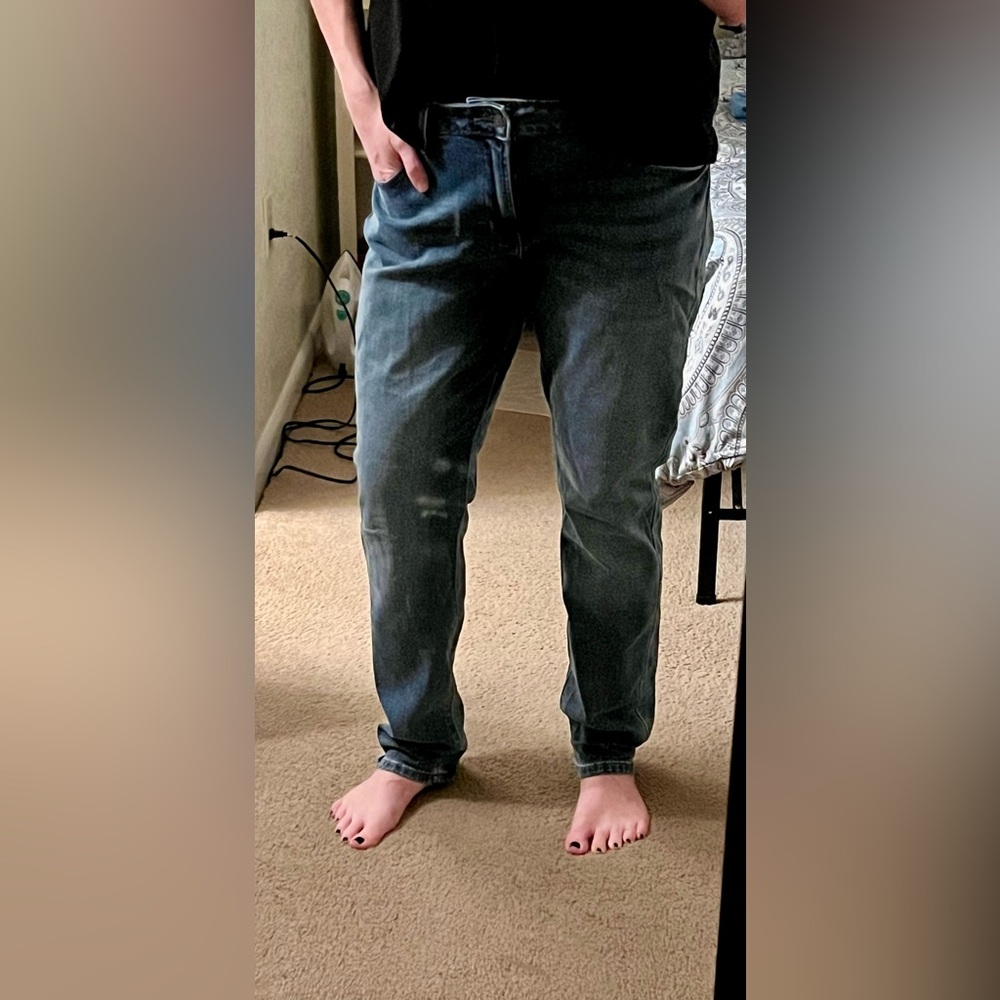 OLD NAVY 16L, great condition, mid-rise straight slim cut. worn twice 👍🏼